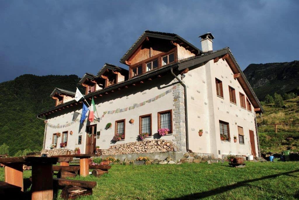 Rifugio Parpinasca Hostel Trontano Bagian luar foto